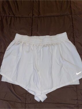 NTW Nike White Athletic Shorts Size 1X